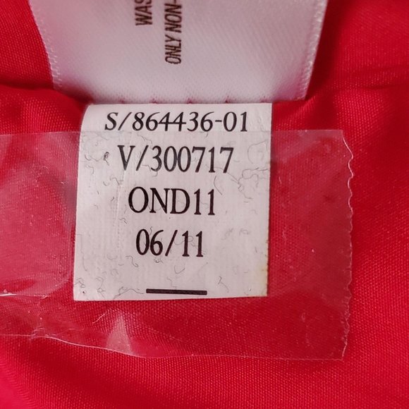 Old Navy Women’s Red Quilted Frost-Free Sleeveless Winter Puffer Vest Red Small - Picture 16 of 16